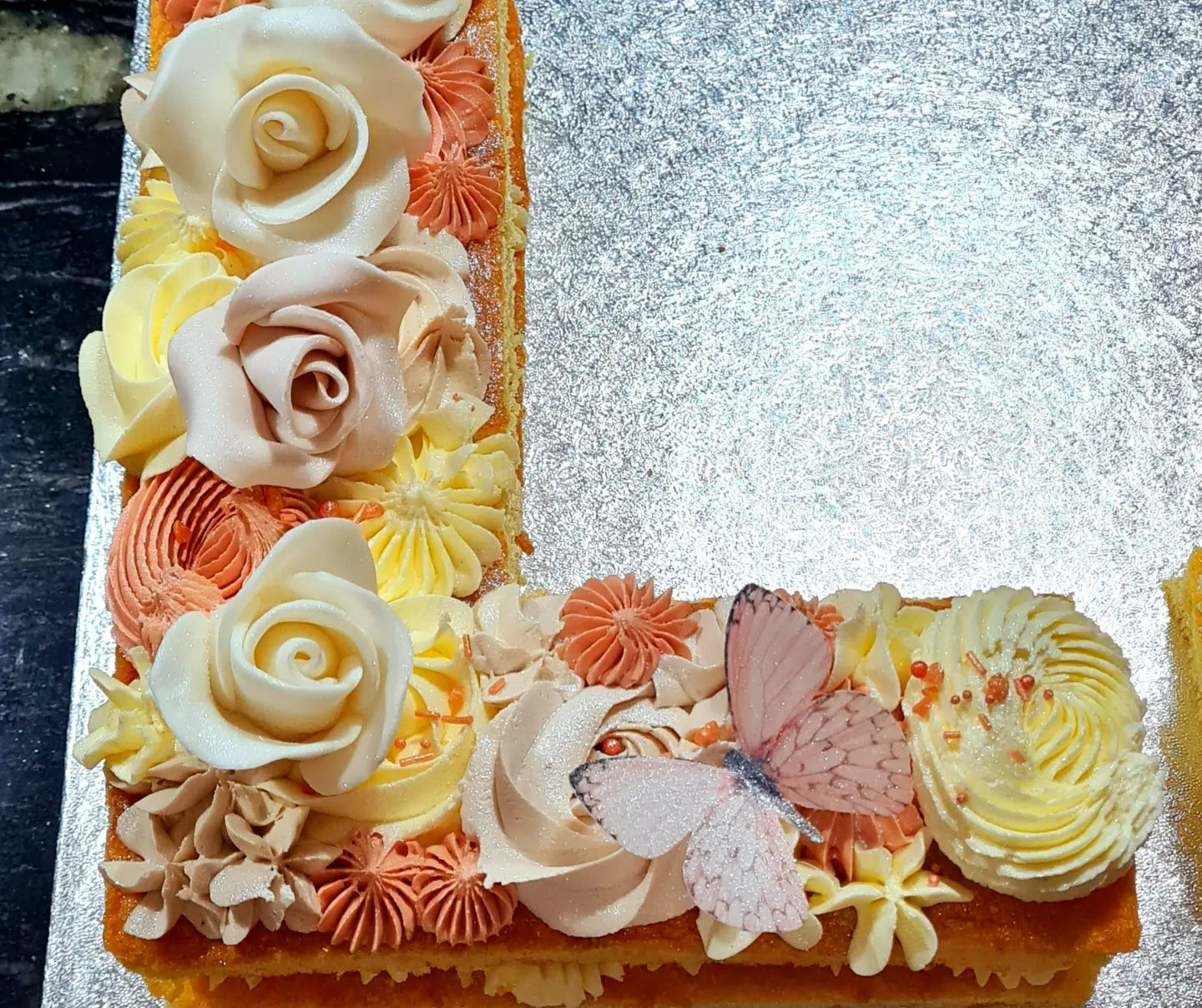 Initials / Digit cakes